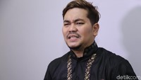 Indra Bekti mengaku penasaran dengan scene saat Tuan Choi muncul. Foto: Hanif Hawari/detikHOT