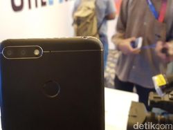 Smartphone Honor 7A Tiba di Jakarta