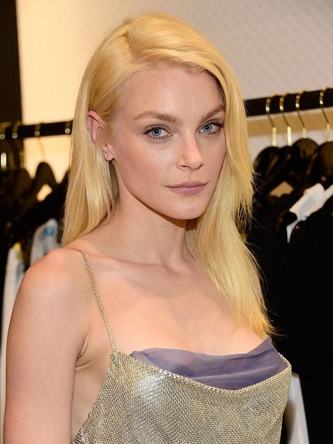 Model era 2000-an ini pernah menjadi cover majalah Vogue tahun 2007. Ia berpose bersama sembilan model lainnya di antaranya Coco Rocha, Hilary Rhoda, Chanel Iman dan lainnya yang dianggap sebagai Supermodel era baru.  Foto: Getty Images