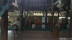 Foto: Masjid yang Dibangun di Atas Reruntuhan Candi