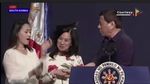 Detik-detik Sebelum Duterte Mendadak Cium Bibir Perempuan di Korsel
