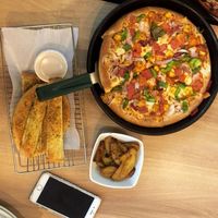 Pizza Topping Durian hingga Rendang, Topping Pizza Khas dari Asia