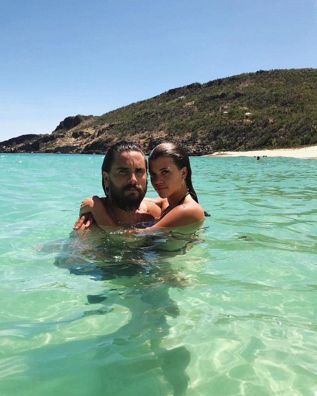 Terdengar janggal ketika dia memiliki hubungan spesial dengan Scott Disick yang pernah bersama Kourtney Kardashian selama sembilan tahun. Foto: Instagram/sofia richie