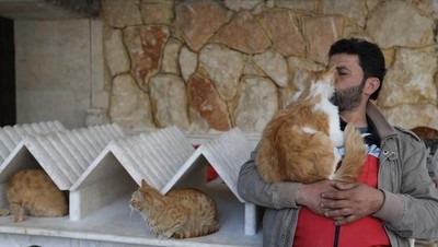 Foto: Jaleel, Manusia Kucing di Tengah Perang Suriah