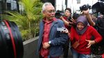 Politisi PDIP Arif Wibowo Tergopoh-gopoh Tinggalkan KPK