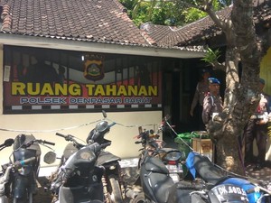 5 Tahanan Polsek Denpasar Barat Kabur dengan Potong Atap