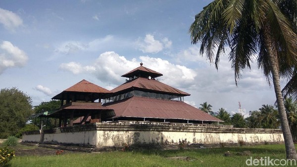 Lokasi Masjid Tuha Indrapuri tidak jauh dari pusat Kota Indrapuri dan dari Banda Aceh, untuk sampai ke sana harus menempuh perjalanan sekitar 45 menit (Agus Setyadi/detikTravel) Lokasi Masjid Tuha Indrapuri tidak jauh dari pusat Kota Indrapuri dan dari Banda Aceh, untuk sampai ke sana harus menempuh perjalanan sekitar 45 menit (Agus Setyadi/detikTravel)