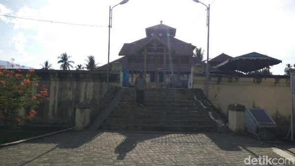 Selain sebagai tempat ibadah, Masjid Tuha Indrapuri juga menjadi saksi bisu perjalanan sejarah Aceh. Pada saat peperangan melawan Belanda, masjid ini menjadi benteng pertahanan dan tempat musyarawah (Agus Setyadi/detikTravel)