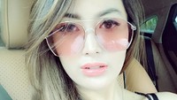 Namun ia kembali melepas hijabnya tersebut. Dok. Instagram/cinta_ratu_nansya
