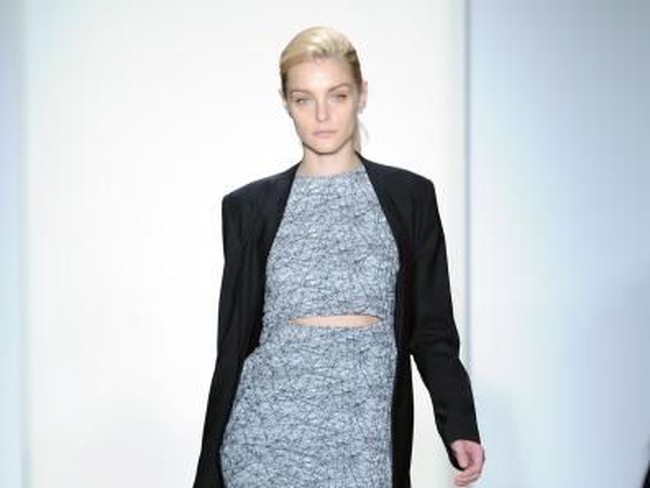 Kesibukan Jessica saat ini adalah datang ke acara-acara fashion show. Jessica pun kini punya tugas baru yakni sebagai ibu.  Foto: Getty Images