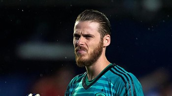 Posisi penjaga gawang ditempati oleh David De Gea. Foto: Manuel Queimadelos Alonso/Getty Images
