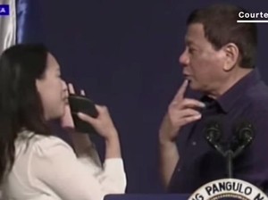 Buntut Cium Bibir Wanita di Korsel, Duterte Siap Mundur Asal...