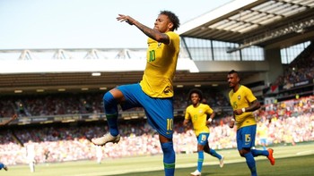 Bintang Brasil sekaligus pemain termahal di dunia, Neymar menduduki posisi runner up yang memiliki 39,9 juta followers. Foto: Andrew Yates/Reuters