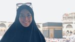 Pilih Mana? Cinta Ratu dengan Hijab atau Tidak?