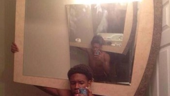 Ini cara mendapatkan multi selfie dalam sekali jepret. Foto: Brightside