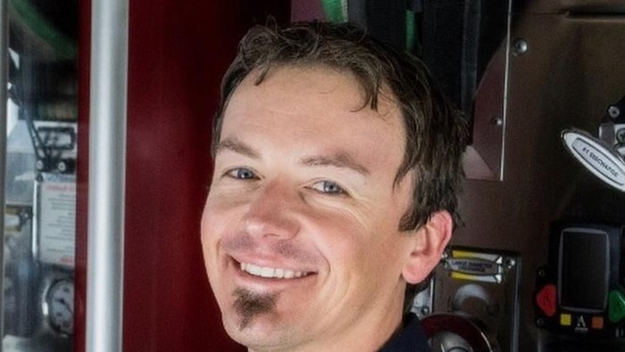 Tabrakan dengan Beruang dan Mobil, Petugas Damkar Oregon Tewas