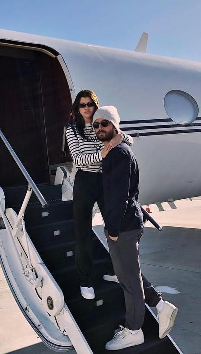 Hubungan Sofia dan Scott banyak mendapat tentangan. Dari pihak Sofia, sang ayah, Lionel Richie sangat menentang hubungannya dengan Scott. Lionel mengetahui sejarah cinta Scott yang dikenal sebagai pria playboy. Foto: Instagram/sofia richie