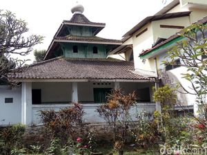 Melihat Masjid dan Bale Peninggalan Sunan Kalijaga di Semarang