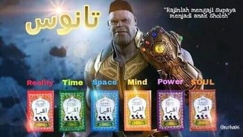 Thanos pun sekarang tidak lagi mencari infinity stone, tapi mengoleksi buku Iqro. (Foto: Internet)