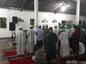Perangkat Desa: Kalau untuk Anak-anak, Tarawihnya Setengah Juz Saja