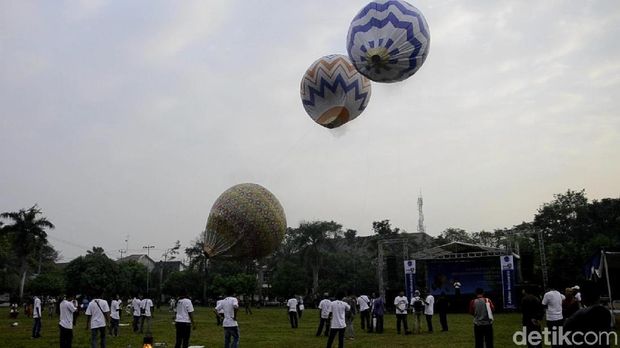 Tradisi Lepas Balon Udara Akan Diganti Jadi Balon Tambat