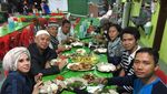 Ini Bukti Kalau Opick Doyan Ngopi dan Ngumpul Bareng Temannya