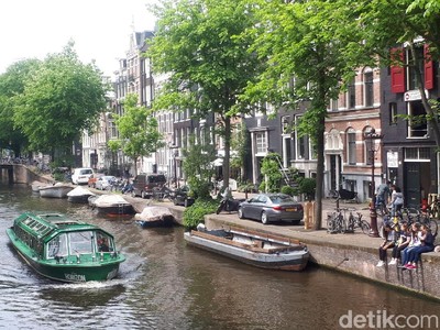Amsterdam dan Ganjanya Amsterdam dan Ganjanya