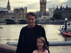 Kata-kata Menyentuh Tony Hawk untuk Ibunya yang Kena Alzheimer