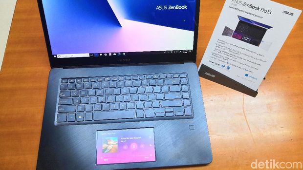 Asus Zenbook Pro dengan touchpad berupa layar.