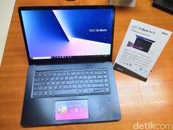 Zenbook Pro 15, Laptop dengan Touchpad ala Smartphone