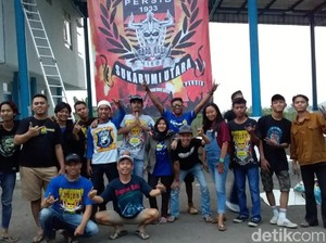 Viking Bagikan Takjil, Lanjut Nobar PSMS vs Persib