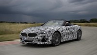Bentuk paling kuat dari roadster dinamis diwujudkan dalam BMW Z4 M40i. Mobil itu menggendong mesin enam silinder segaris baru. Foto: Dok. BMW