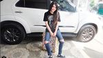 Gaya Berkendara Via Vallen