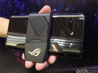 Sensasi Main Game Ala Konsol Handheld di Asus ROG Phone