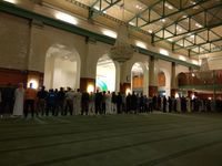 Suasana tarawih di Stockholm Central Mosque. 