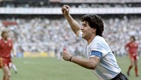 Pada masa jayanya, bintang Argentina Diego Armando Maradona sangat bersinar. Foto: STAFF/AFP