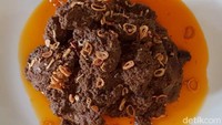 Nyam! Begini tampilan rendang buntut yang dibuat sendiri oleh Tutut. Enak banget ya? Foto: detikFood