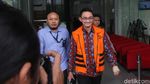 Kembali Diperiksa KPK, Zumi Zola Semringah Banget