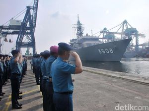 2 Kapal Latihan Jarak Jauh AL Jepang Singgah di Jakarta