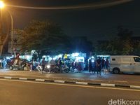Usai Diusir Aparat, Mobil Toko Kembali Mejeng di Bandung