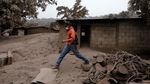 Ngeri! Abu Vulkanis Gunung Fuego Selimuti Escuintla Guatemal