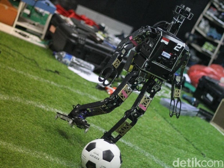 Tengok Kesiapan ITS Pertahankan Status Juara di Roboworld Cup 2018 Tengok Kesiapan ITS Pertahankan Status Juara di Roboworld Cup 2018
