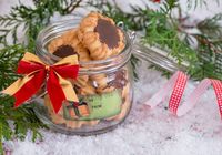 Ini Dia 5 Cara Mudah Mempercantik Stoples Kue Kering