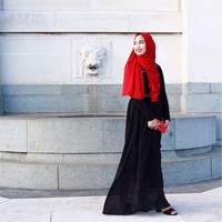 Ia pun memiliki kepedulian yang tinggi terhadap pemberdayaan perempuan. Ia ingin membuktikan bahwa kontes kecantikan tidak hanya tentang kecantikan fisik semata, karena cantik baginya berasal dari rasa cinta terhadap diri sendiri. Foto: Instagram Nurul Shamsul