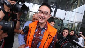 Kembali Diperiksa KPK, Zumi Zola Semringah Banget