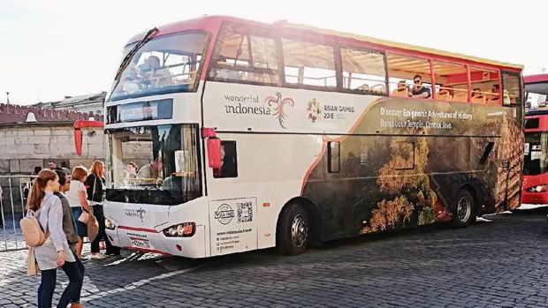Bus wisata 'Wonderful Indonesia' di Lapangan Merah, Moskow