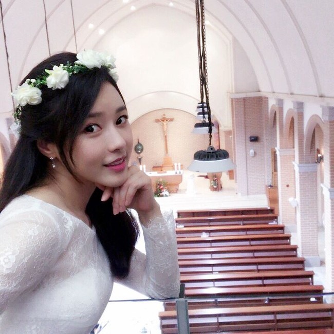  Bagaimana menurutmu dengan penampilan aktris 36 tahun ini yang masih cocok memerankan anak SMA?Foto: Instagram