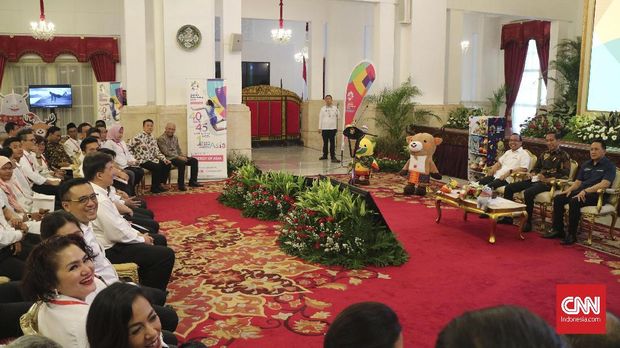 Sejumlah pihak hadir di Istana Negara memenuhi undangan Presiden Joko Widodo.