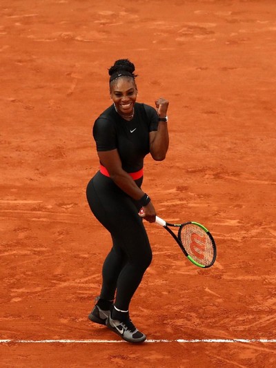Serena Williams memakai catsuit hitam ala Wakanda. Foto: Cameron Spencer/Getty Images Serena Williams memakai catsuit hitam ala Wakanda. Foto: Cameron Spencer/Getty Images