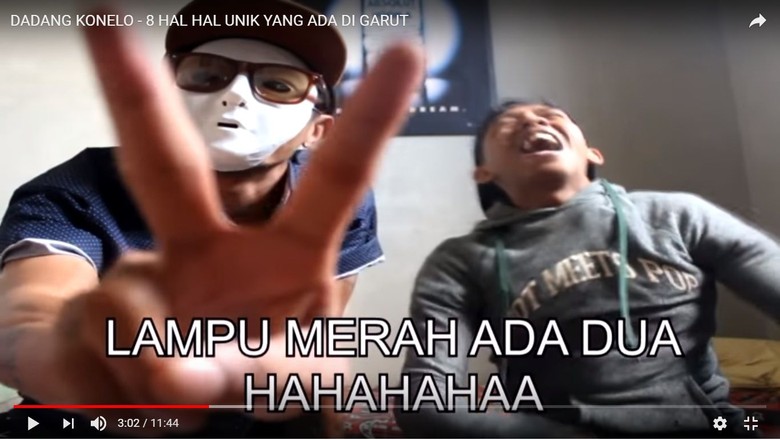 Video Kocak Youtuber Soroti Garut Punya 2 Lampu Merah Video Kocak Youtuber Soroti Garut Punya 2 Lampu Merah